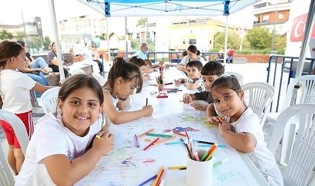 Küçükçekmece Belediyesi, yaz aylarını “Sokakta Sanat Var” etkinliğiyle renklendiriyor.