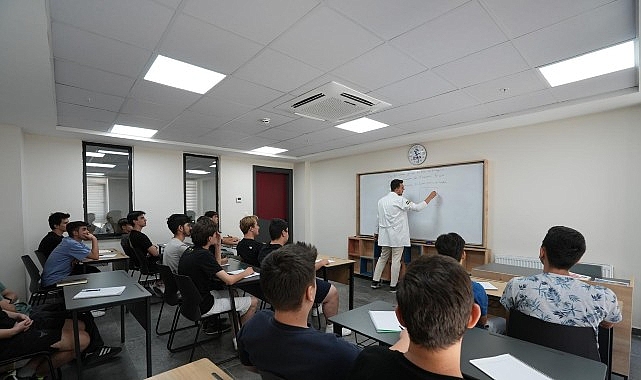Konya Büyükşehir Belediyesi bünyesinde hizmet veren Lise Medeniyet Akademileri, yaz