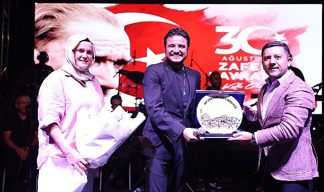 Nevşehir Belediyesi’nin “Zafer Şöleni” temasıyla düzenlediği 30 Ağustos Zafer Bayramı