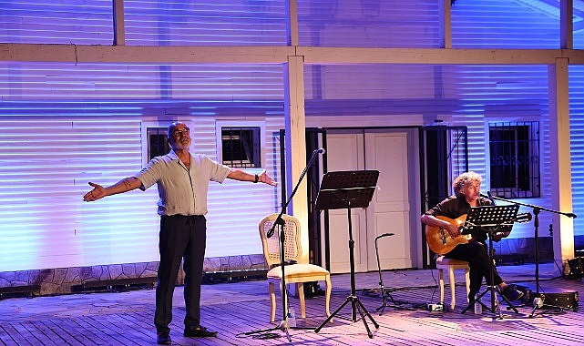 Nilüfer Belediyesi Kent Tiyatrosu yaz sezonunu, oyuncu Altan Gördüm ile