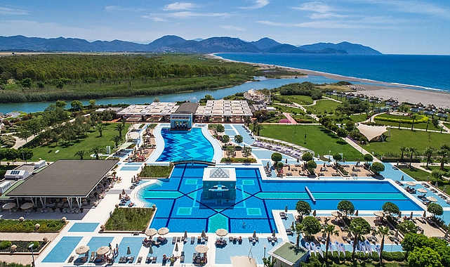Ege’nin masmavi sularıyla Akdeniz’in dinginliğinin buluştuğu noktada, Hilton Dalaman Sarıgerme