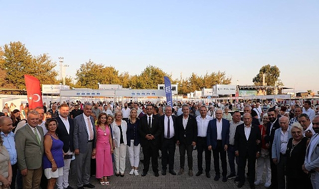 Edremit Belediyesi tarafından bu yıl yedincisi düzenlenen Edremit Kitap Fuarı,