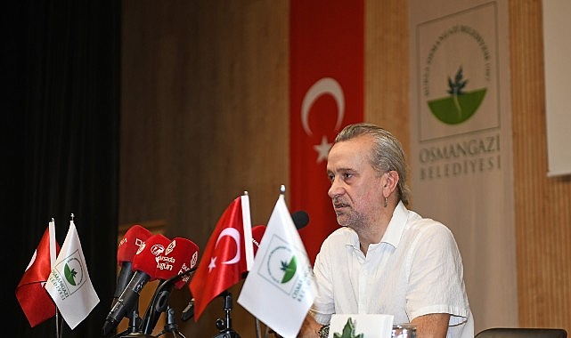Osmangazi Belediyesi’nin ev sahipliğinde düzenlenen “Bir Ustanın İzinde” gecesi, Genco