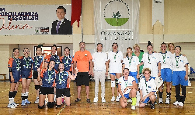 Osmangazi Belediyespor ile Bulgaristan’ın Varna kentinden gelen voleybol takımı, dostluk