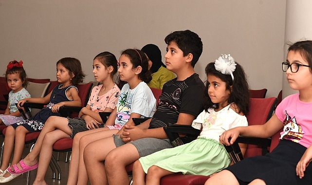  Osmangazi Belediyesi, çocuklara okuma ve yazma alışkanlığı kazandırmak için çeşitli