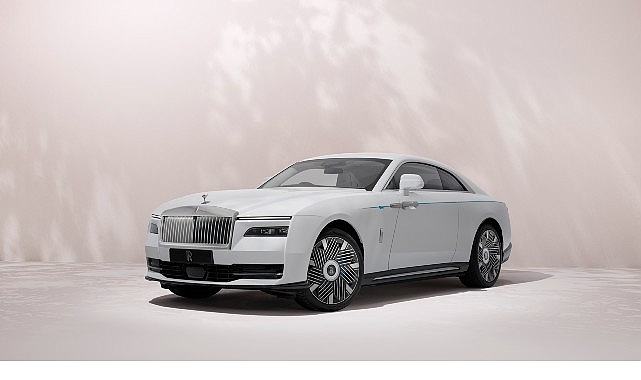Rolls-Royce Motor Cars, baharın zarafetini yansıtan ve her biri tamamen