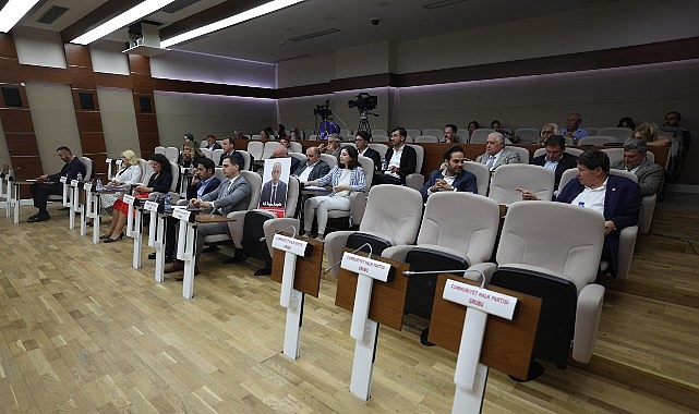 Bakırköy Belediyesi’nin Eylül Ayı Meclis Toplantısı ikinci birleşiminde, öğrencilere eğitim