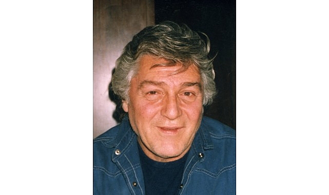 İstanbul Büyükşehir Belediyesi Şehir Tiyatroları; yönetmen, eğitmen ve tiyatro sanatçısı