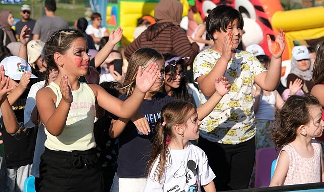 Büyükşehir Belediyesi, çocuklara yönelik düzenlediği “Çık Dışarıya Oynayalım” etkinliği ile