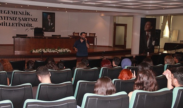 Manisa Celal Bayar Üniversitesi Mimarlık Fakültesi öğrencileri, uygulamalı derslerini bu