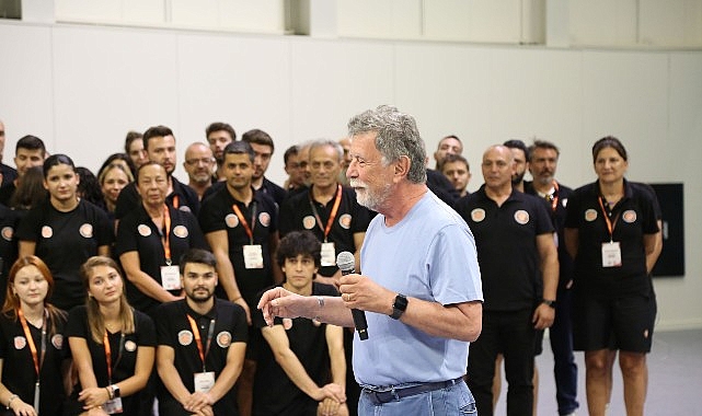 Eczacıbaşı Spor Kulübü’nün ev sahipliğinde gerçekleşen “Geleceğe Smaç Buluşmaları”, Eczacıbaşı’nın