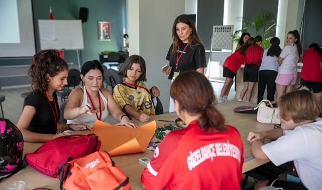 Güzelbahçe Belediyesi, İzmir Büyükşehir Belediyesi işbirliğiyle gençlerin sosyal ve duygusal