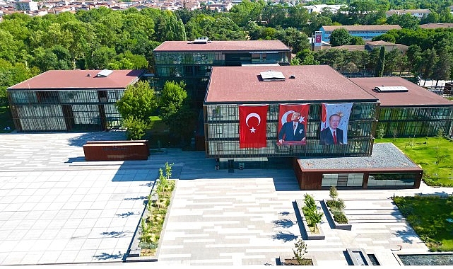 İnegöl Belediyesi, yeni eğitim öğretim yılı öncesi 1500 öğrenciye kırtasiye