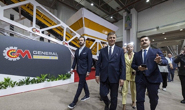 İzmir Büyükşehir Belediye Başkanı Dr.