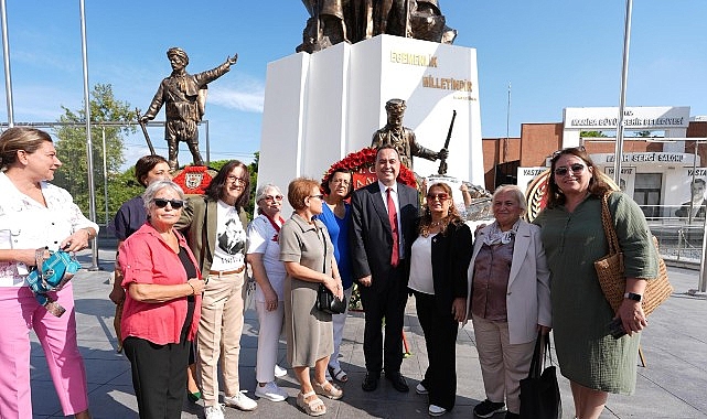 Manisa’nın düşman işgalinden kurtuluşunun 103’üncü yılı, Cumhuriyet Meydanı’nda düzenlenen törenle