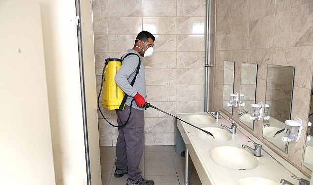 Küçükçekmece Belediyesi, öğrencilerin daha temiz, sağlıklı ve güvenli bir ortamda