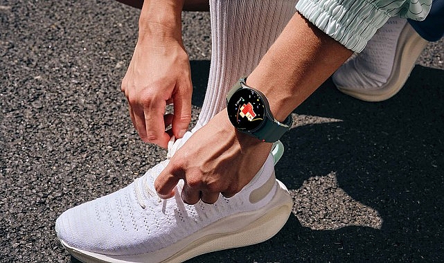 Samsung Electronics, One UI 8 Watch güncellemesini daha fazla kişinin