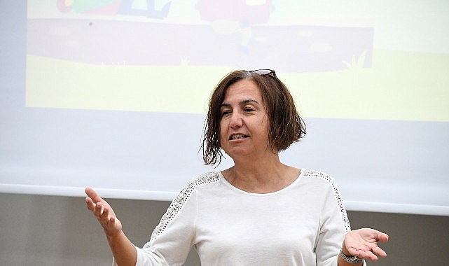 Osmangazi Belediyesi, velilerin kitaplara farklı bir gözle bakabilmesi ve çocuklarına