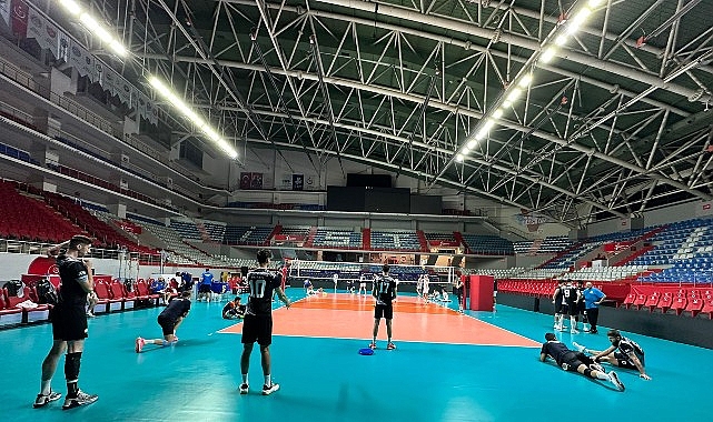  Yeni sezonda Arabica Coffee House Erkekler 1.