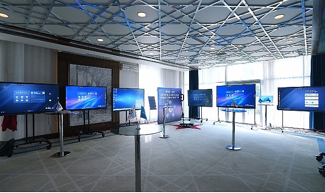 Bugünün sınıfları ve toplantı odaları hızlı karar ve net anlatım