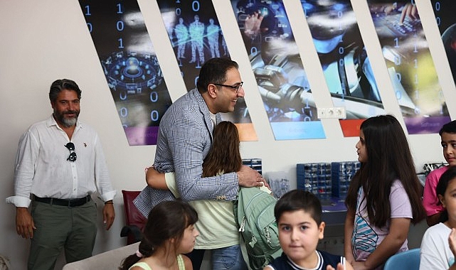 Balçova Belediye Başkanı Onur Yiğit; çocukların yaratıcılığının gelişmesine büyük fayda