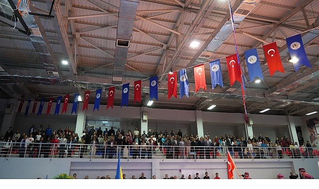 Milas Belediyesi’nin geleneksel hale getirdiği Milas Uluslararası Halk Oyunları Gecesi’nin