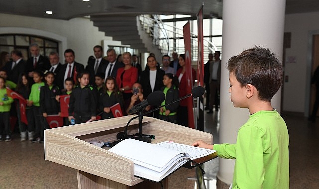 Kalpleri Atatürk sevgisiyle dolu çocukların Osmangazi Belediyesi’nin hizmete açtığı kütüphanelere