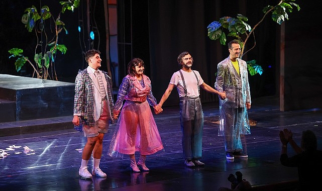 Bakırköy Belediye Tiyatroları, 2025- 2026 sanat sezonunun ilk prömiyerini Alman yazar