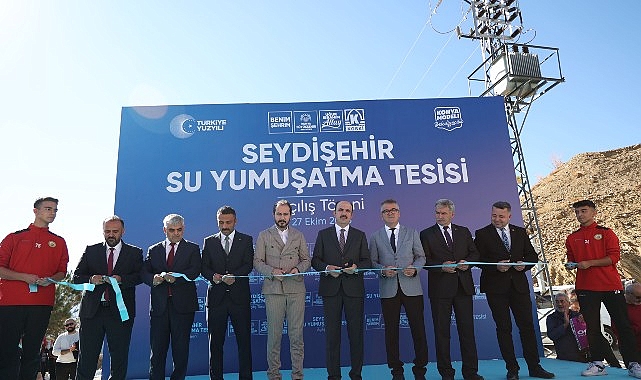 Konya Büyükşehir Belediye Başkanı Uğur İbrahim Altay, Seydişehir’de esnafla, vatandaşla