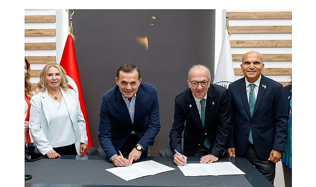 Mersin Yenişehir Belediye Başkanı Abdullah Özyiğit ve Rotary 2430.