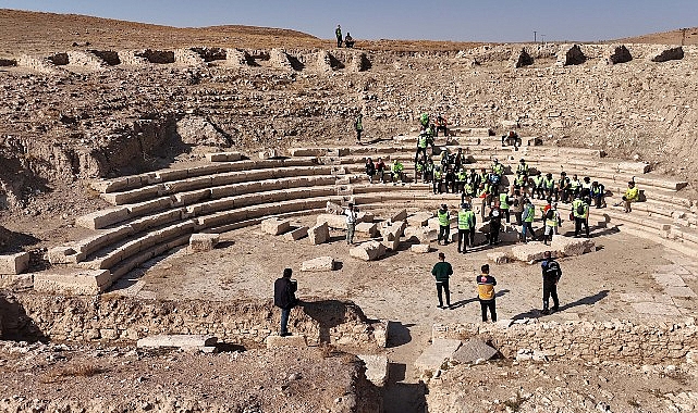 Konya Büyükşehir Belediyesi, şehrin tarihi, kültürel ve doğal güzelliklerini bisikletle