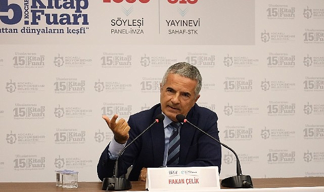 Gazeteci Hakan Çelik, her yıl geldiği Kocaeli Kitap Fuarı’ndaki gelişime