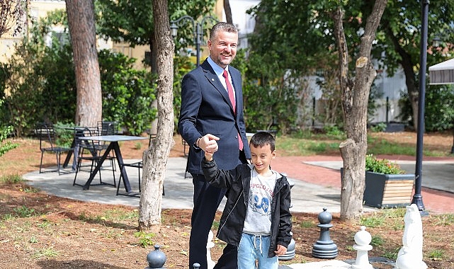 Buca’nın kitap kafe konsepti ile hizmet veren nostalji dolu mekanı