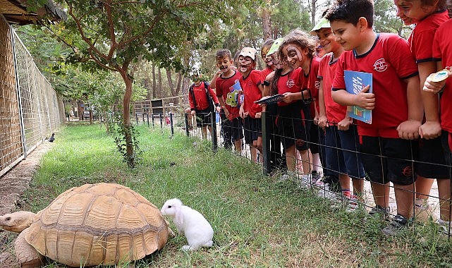 Antalya Büyükşehir Belediyesi, 4 Ekim Dünya Hayvanları Koruma Günü’ne öğrencilere