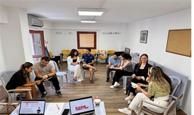 İzmir Büyükşehir Belediyesi, gençlerin iyi olma hâlini ve ruh sağlığını