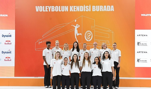 Eczacıbaşı Dynavit, 2025-2026 sezonu öncesinde Kartal’daki yeni salonunda basın toplantısı gerçekleştirdi.