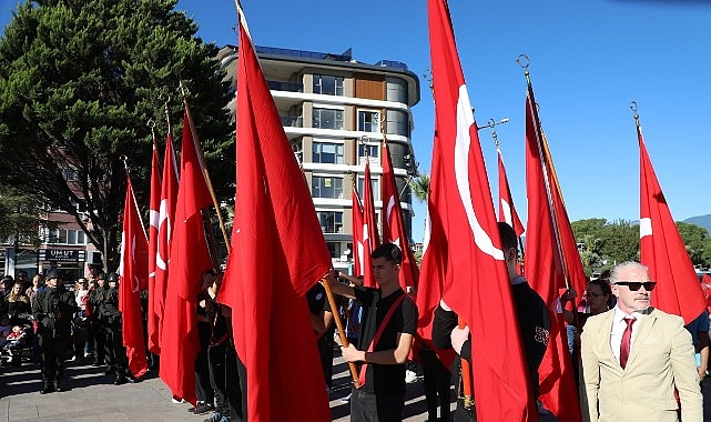 Edremit ilçesinde 29 Ekim Cumhuriyet Bayramı’nın 102.