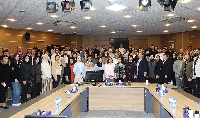 Kocaeli Büyükşehir Belediyesi, kurum bünyesindeki personele “Etkili Sunum ve Hitabet