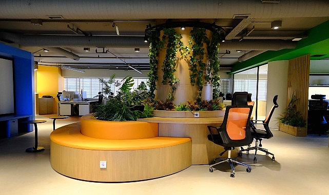 Yarı iletkenler, güç elektroniği, elektromekanik ve diğer bileşen çözümlerinden oluşan