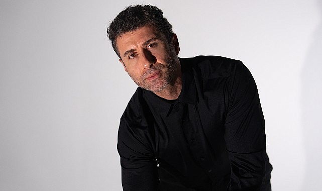 Türk pop müziğin özgün isimlerinden Eser Çakarcı, müziğe olan tutkulu