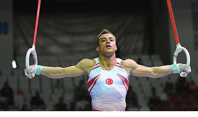 Dünya Artistik Cimnastik Şampiyonası'nda mücadele eden Ege Üniversitesi Spor Bilimleri