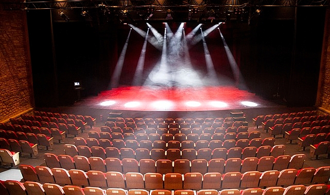 Tarihi atmosferini koruyarak geçmişi bugüne taşıyan; günün her anında yaşayan