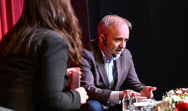 Manisa Büyükşehir Belediyesi tarafından düzenlenen Kent Söyleşileri ve İmza Günü