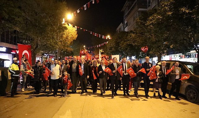 İnegöl’de 29 Ekim Cumhuriyet Bayramı kutlamaları kapsamında düzenlenen Cumhuriyet Yürüyüşü,