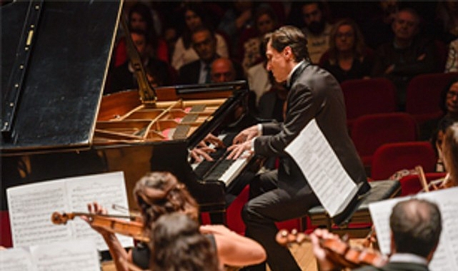 İzmir Büyükşehir Belediyesi’ne bağlı İzmir Oda Orkestrası 2025-2026 konser sezonuna kapalı gişe