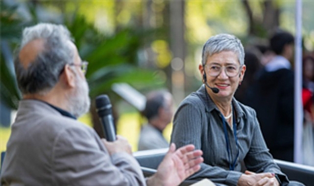 “Edebiyat Yolculuktur” temasıyla İzmir Büyükşehir Belediyesi tarafından düzenlenen 9.