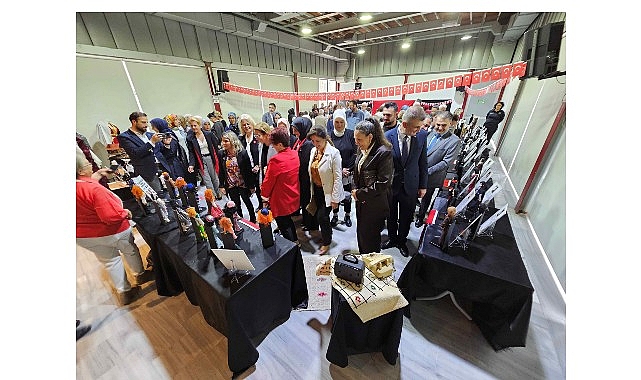 Kahraman Türk Kadınları Gölcük’te Sanatla buluştu Gölcük Belediyesi ve Gölcük Kent Konseyi işbirliğinde düzenlenen "Kahraman Türk