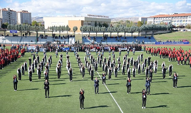 Kahramankazan Belediye Başkanı Selim Çırpanoğlu, Kahramankazan Kaymakamlığı tarafından düzenlenen Cumhuriyetin