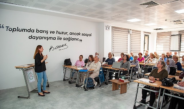      İlçedeki 60 yaş ve üstü vatandaşlara