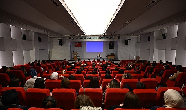 Eğitimde gösterdiği başarılarla dikkat çeken Manisa Büyükşehir Belediyesi Eğitim Merkezleri